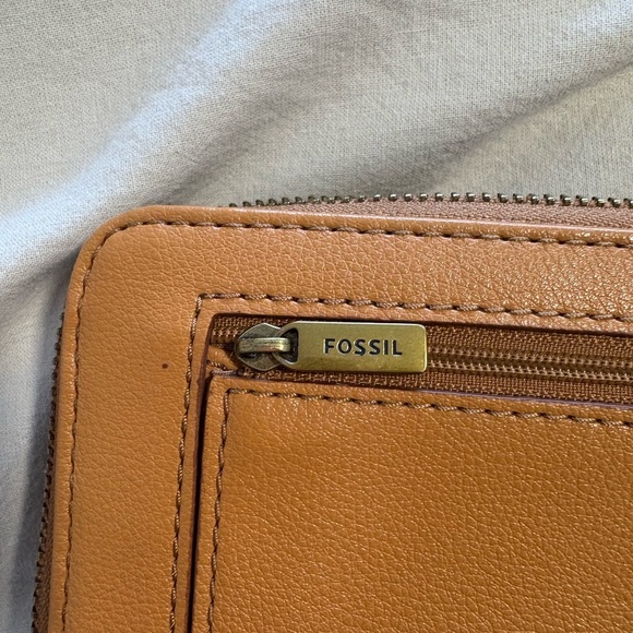 Fossil Brown Leather 3D Flowers Zip Around Wallet - Picture 10 of 13